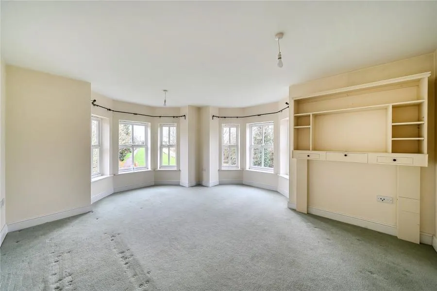 Tilt Road, Cobham, KT11, photo 4