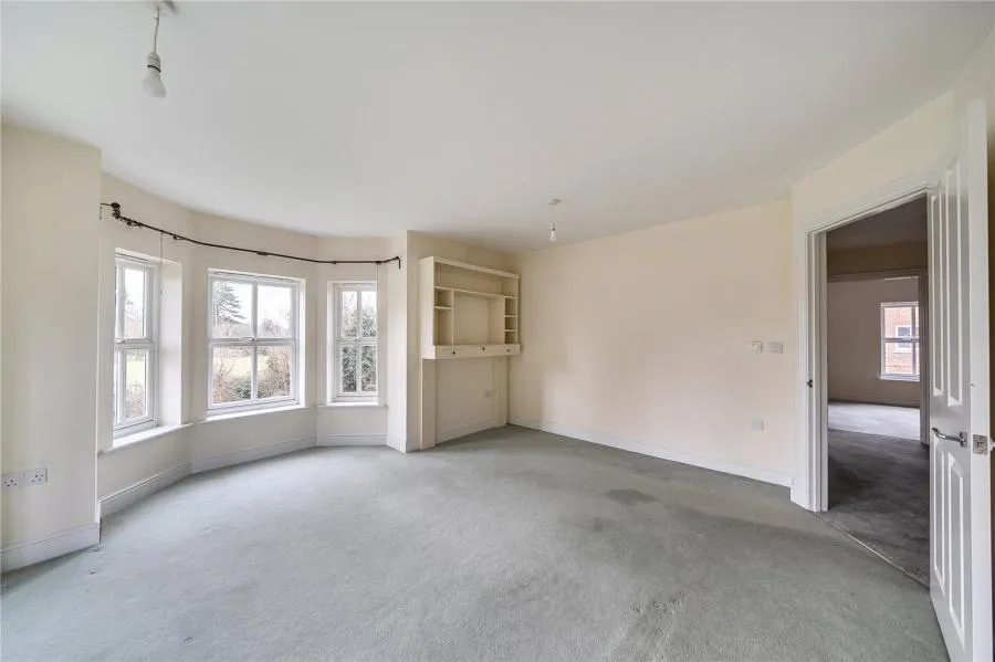 Tilt Road, Cobham, KT11, photo 8