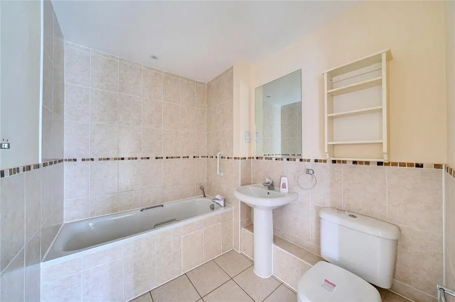 Tilt Road, Cobham, KT11, photo 6