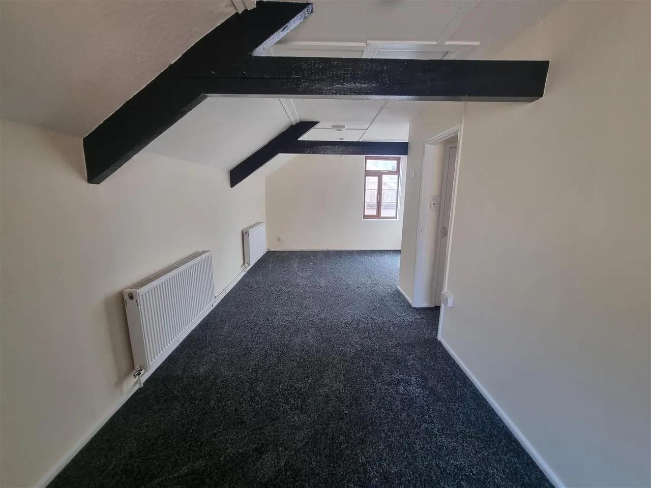 10-11 Market Place, Coleford, photo 2