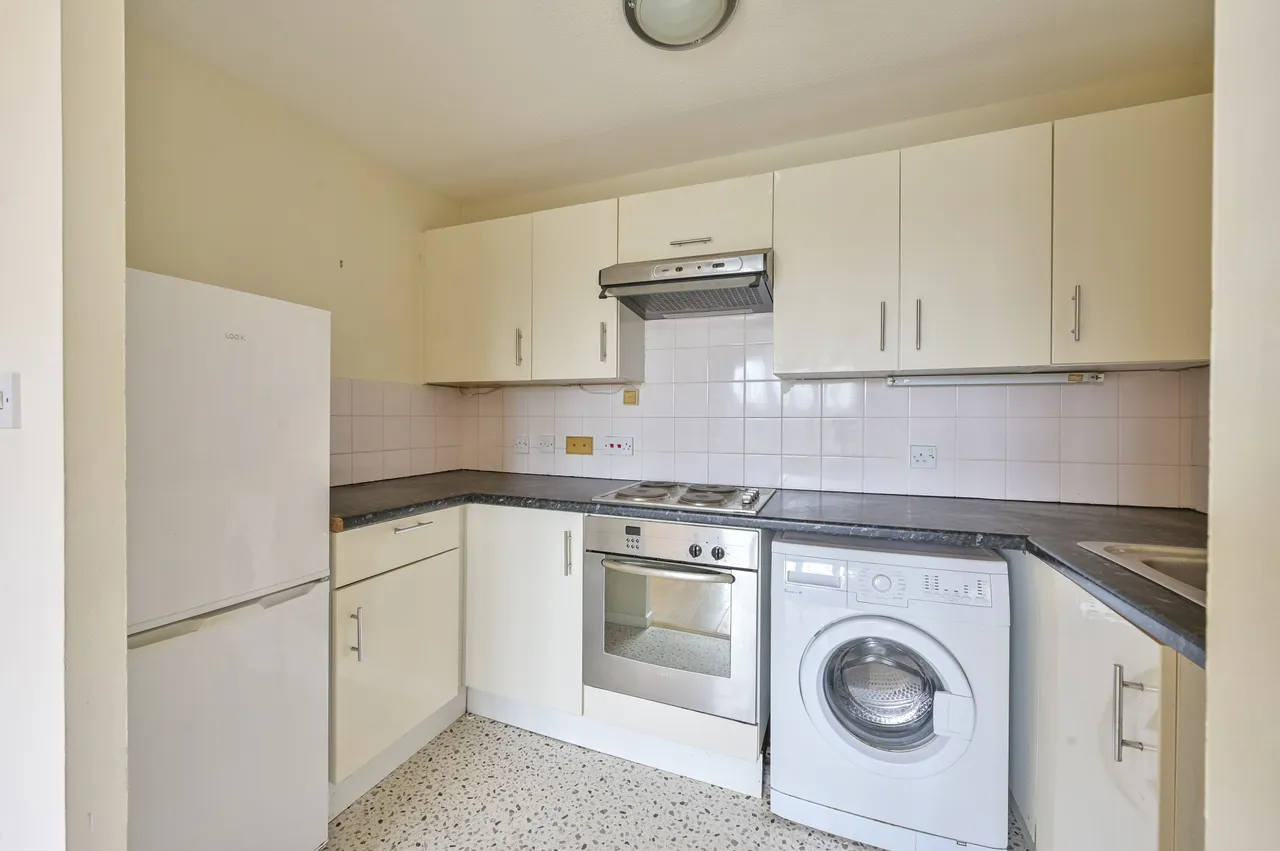 38 Shelley Way, London, photo 3