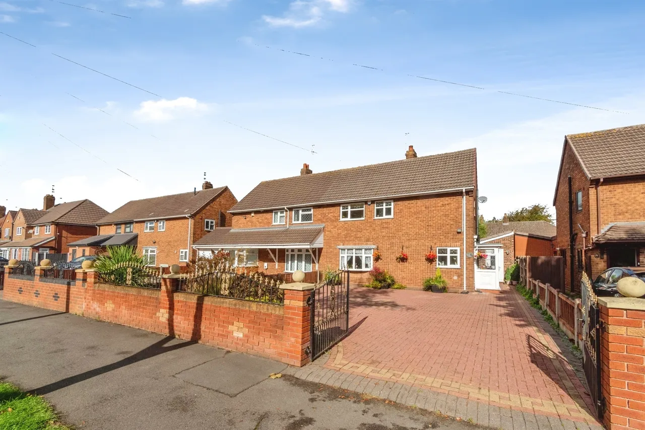 3 bed house for sale, Woden Road South, Wednesbury, WS10