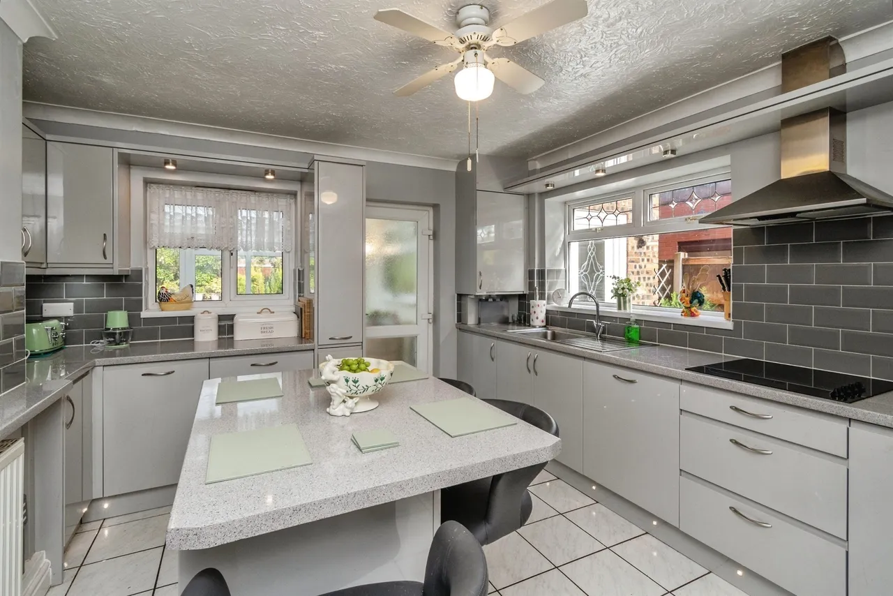 Woden Road South, Wednesbury, WS10, photo 4