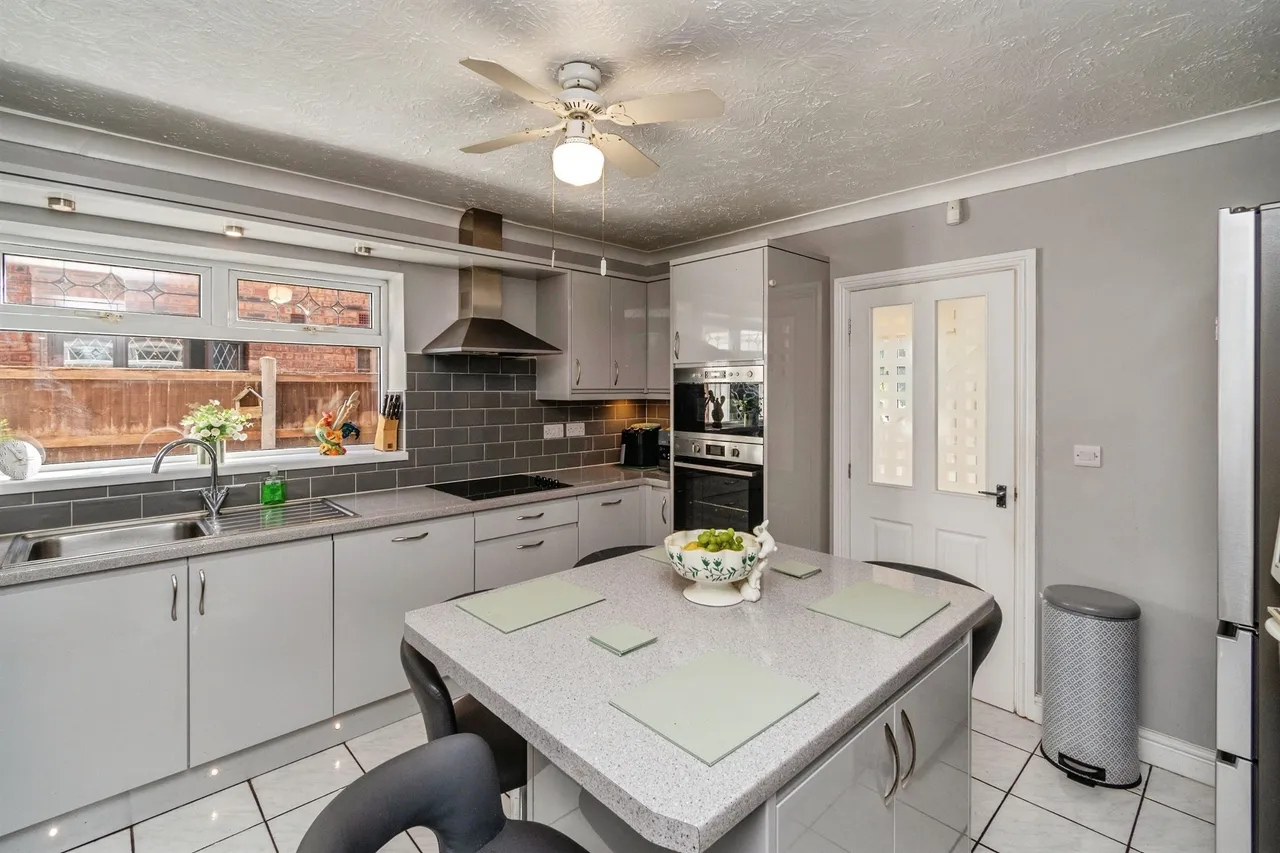 Woden Road South, Wednesbury, WS10, photo 6
