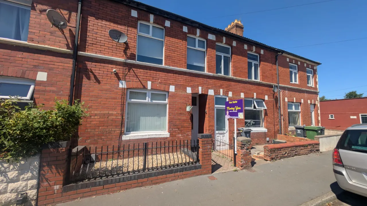 2 bed house for sale — Robert Street, Ely, Cardiff, CF5 5AA
