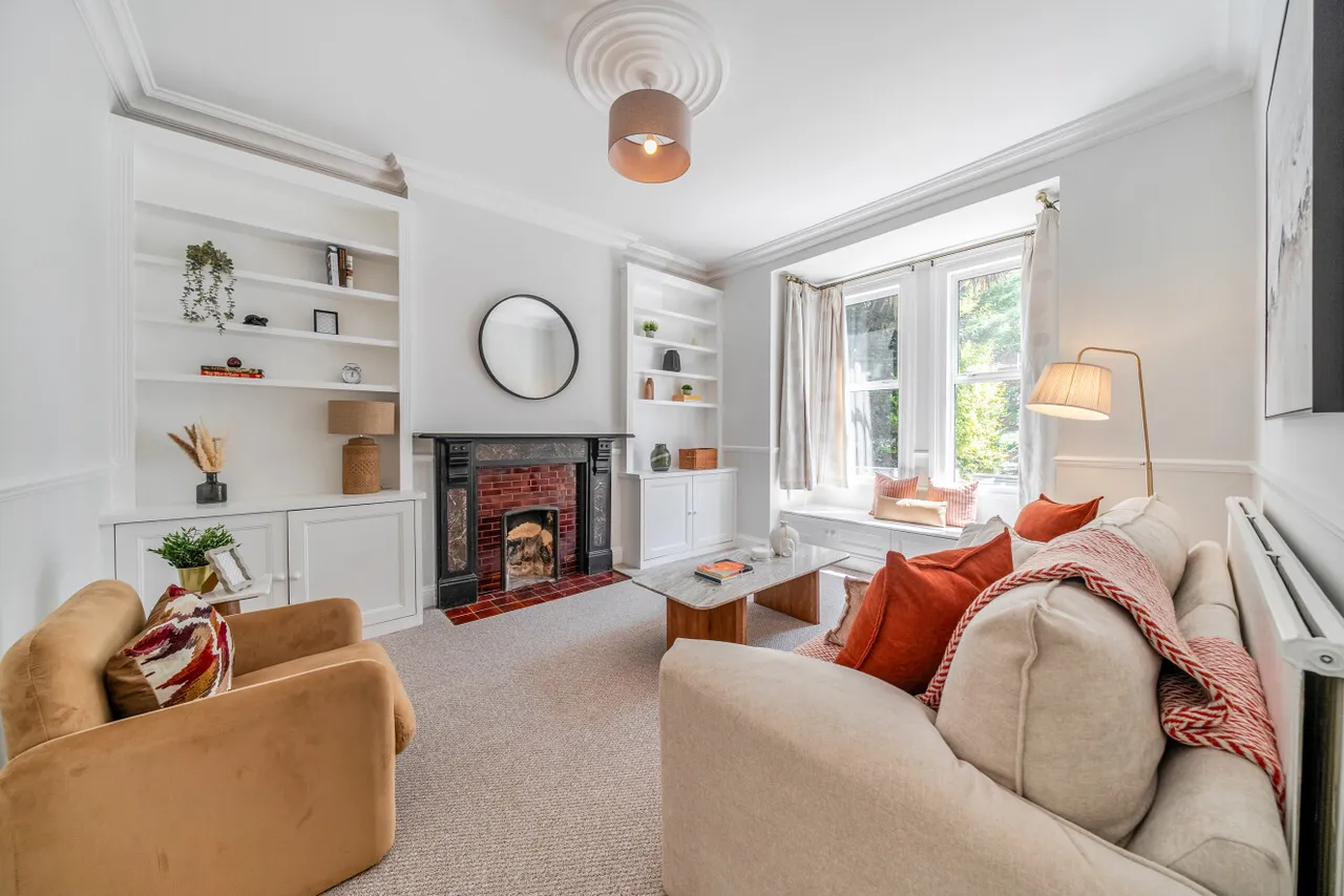 4 bed house for sale — Barrow Road, Streatham Common, London, SW16