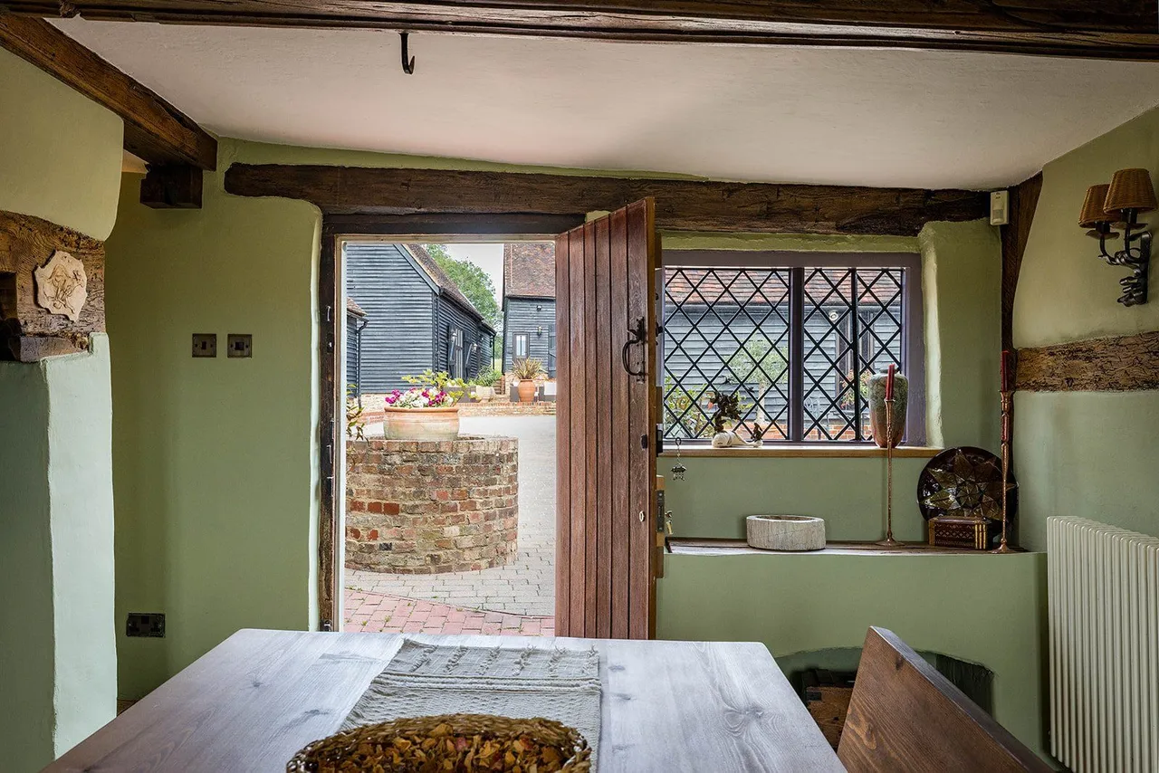 Somersbury Lane, Rudgwick, RH12, photo 12