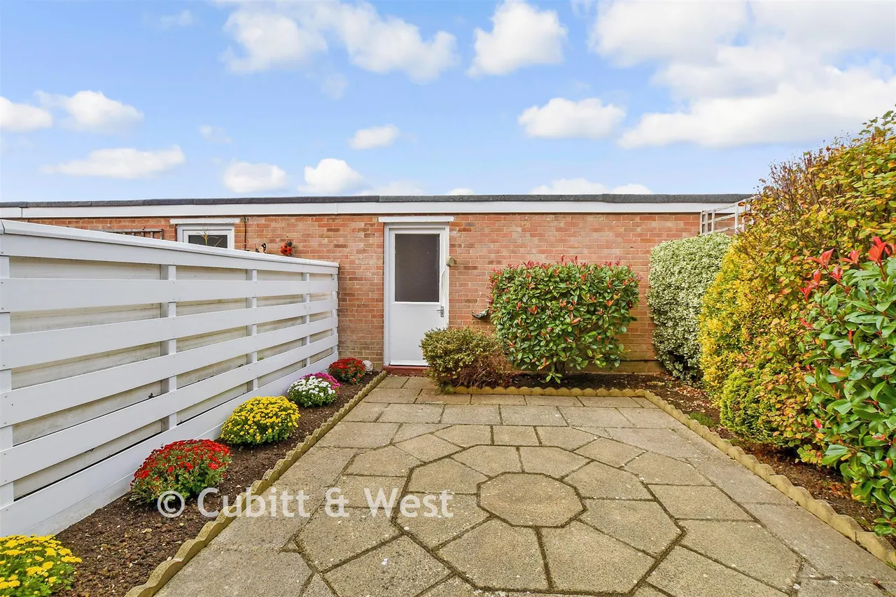 Arundel Garden, Rustington, BN16, photo 5