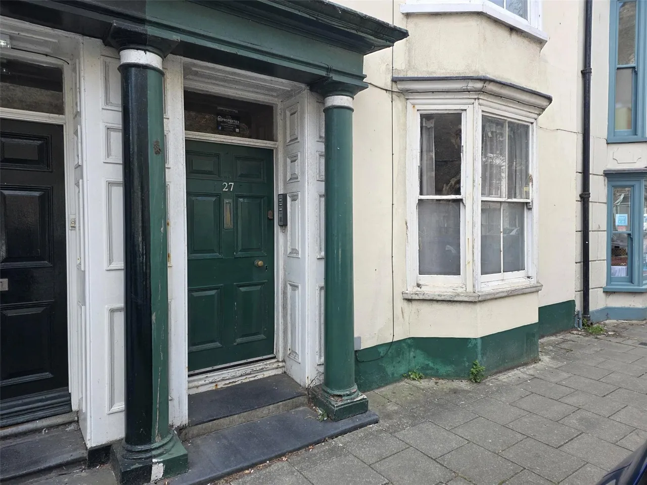 2 bed flat for sale, Portland Street, Aberystwyth, SY23