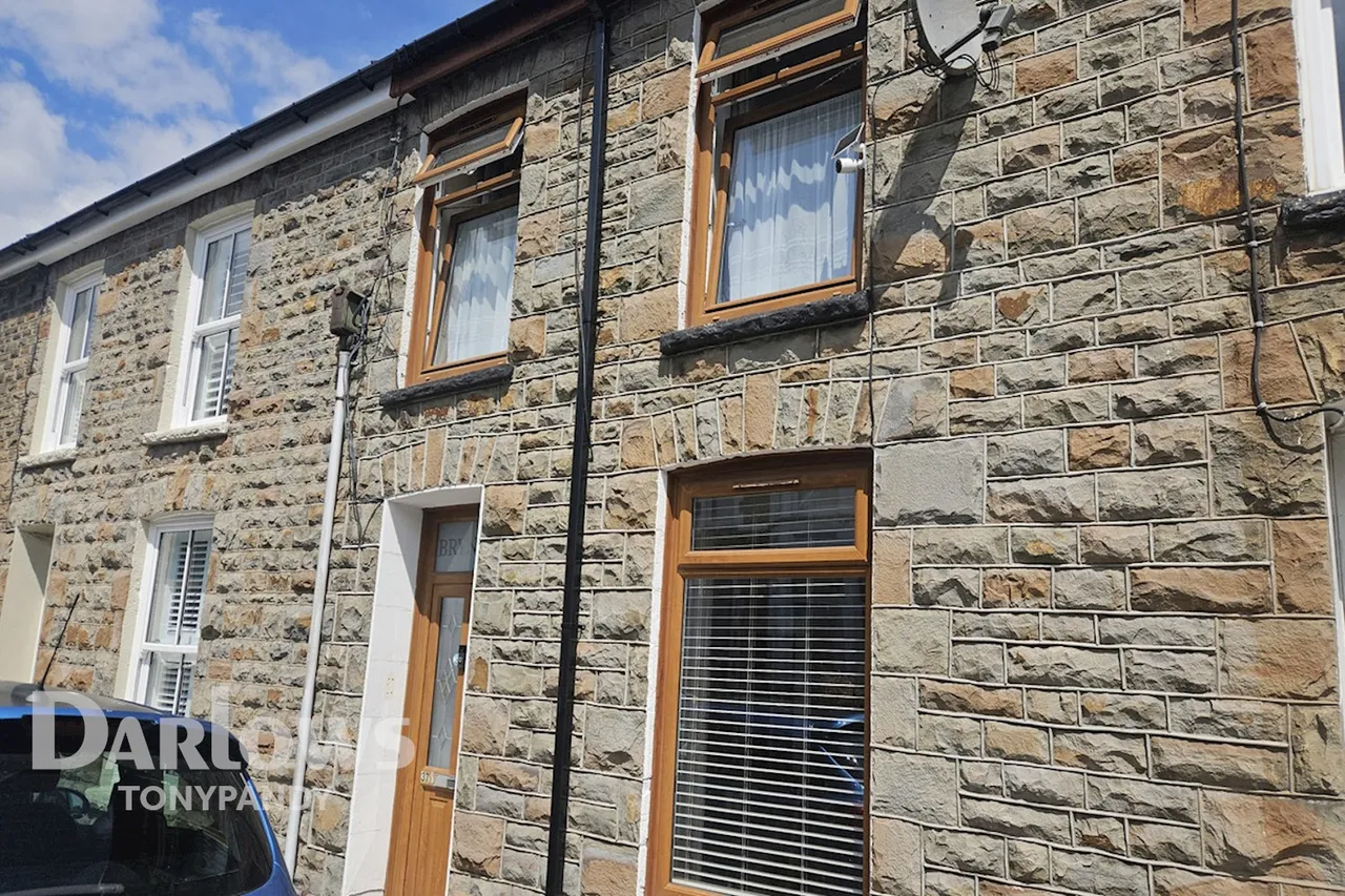 3 bed house for sale, Bailey Street, Ton Pentre, CF41