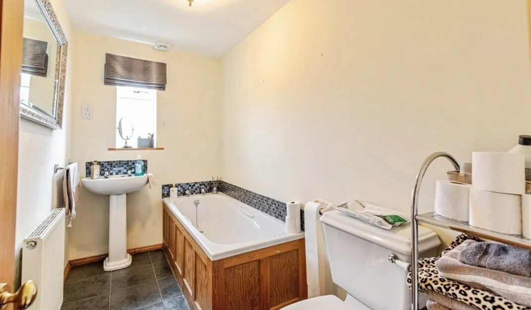 Millers Close, Finedon, NN9, photo 17