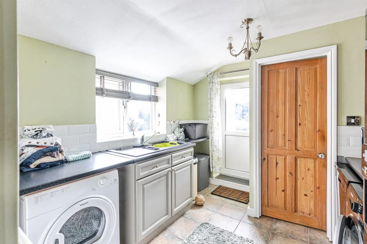 Millers Close, Finedon, NN9, photo 9
