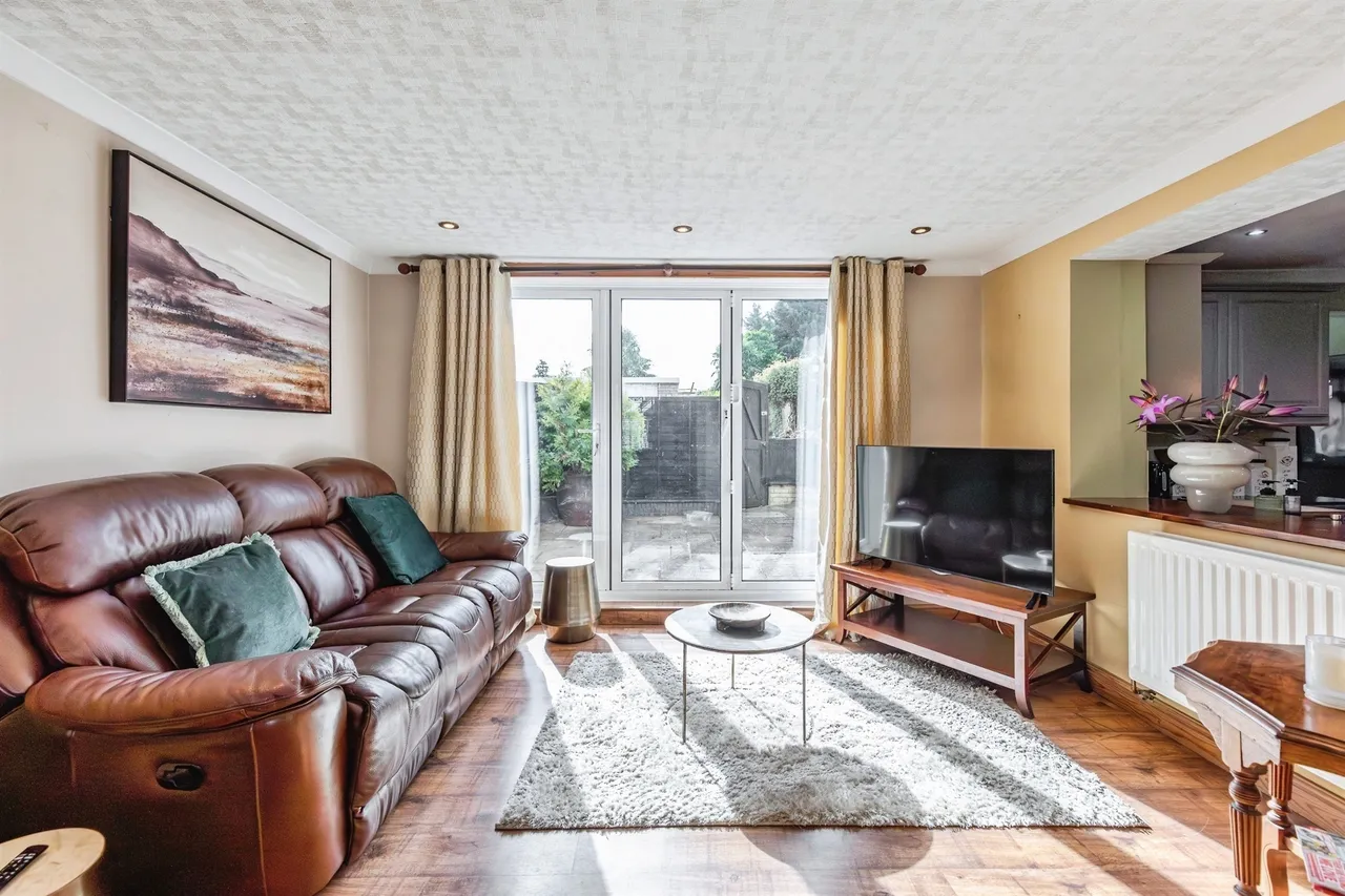 Millers Close, Finedon, NN9, photo 3