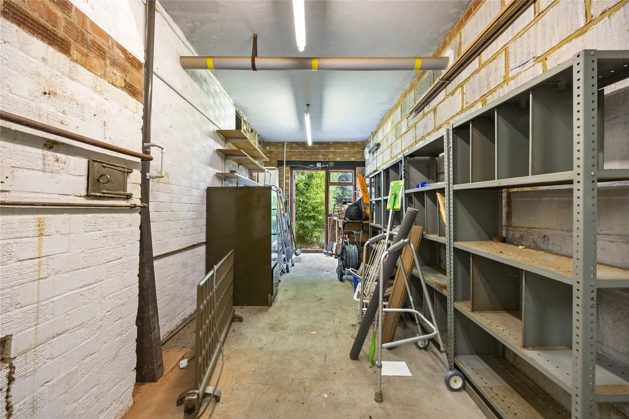 The Woodlands, Esher, Surrey, KT10, photo 11