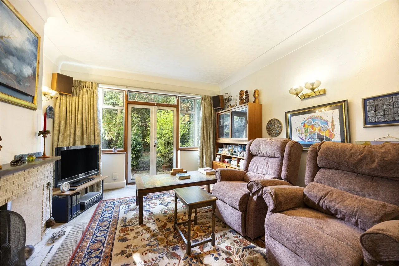 The Woodlands, Esher, Surrey, KT10, photo 2