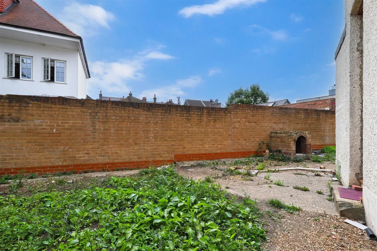 Connaught Avenue, Chingford, photo 12