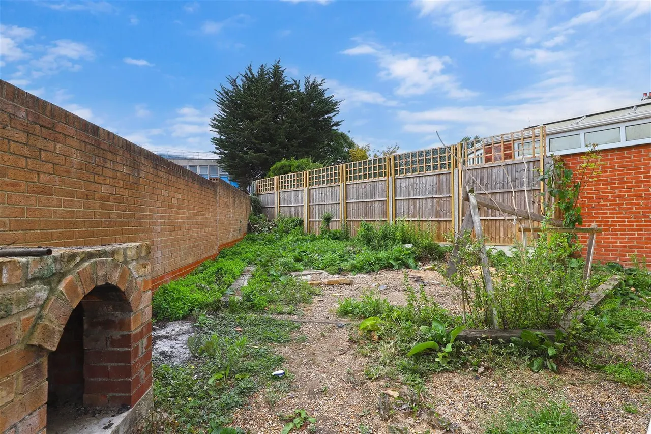 Connaught Avenue, Chingford, photo 11