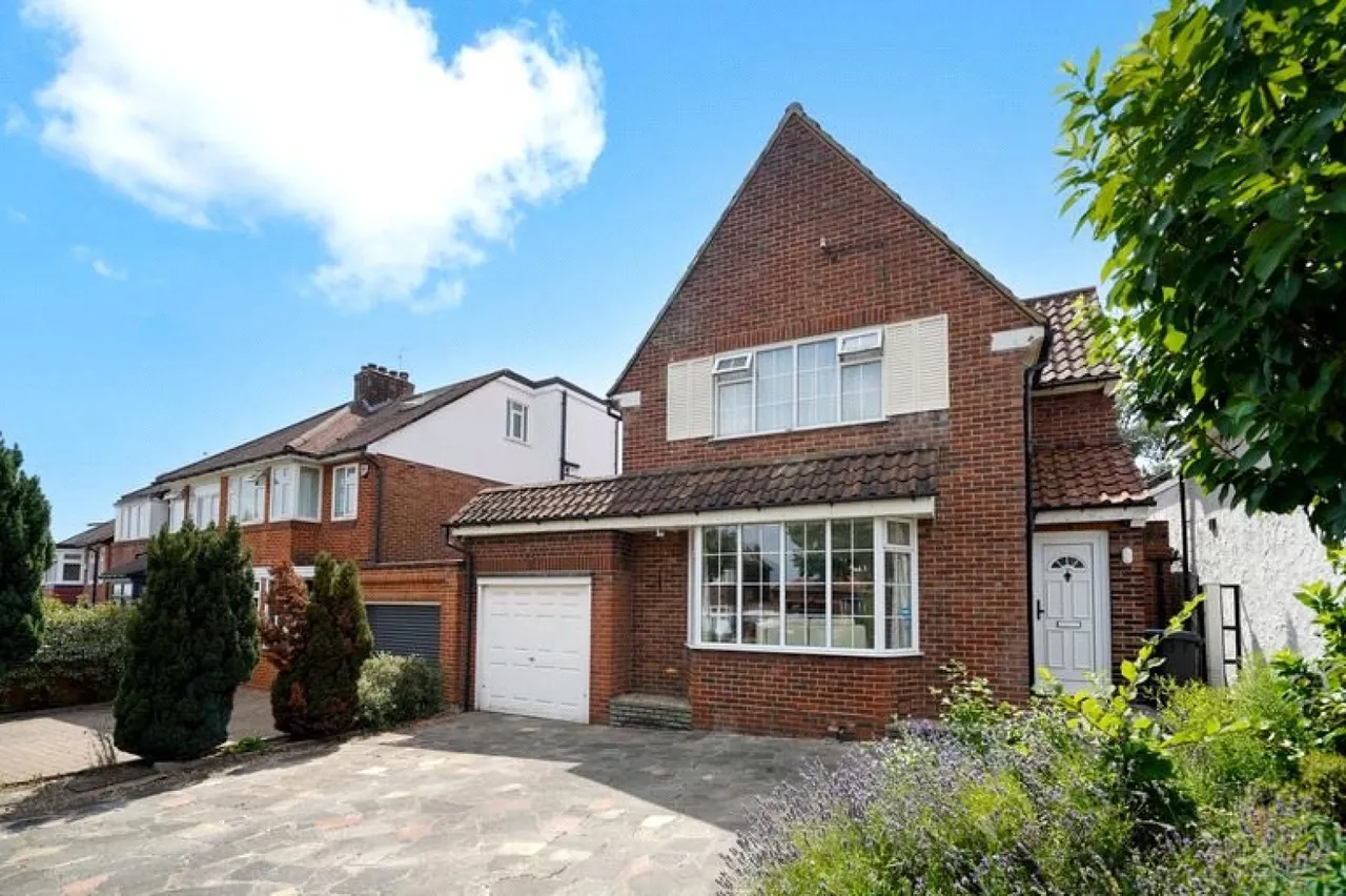 Lonsdale Drive, Enfield, EN2, photo 19