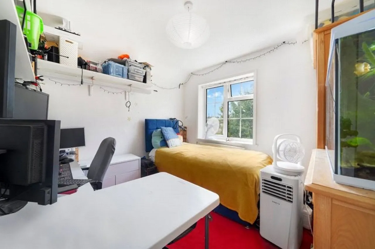 Lonsdale Drive, Enfield, EN2, photo 15