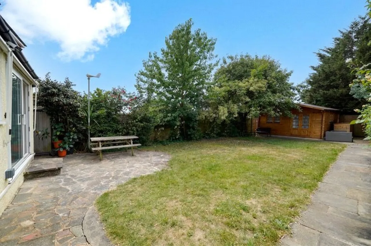 Lonsdale Drive, Enfield, EN2, photo 11