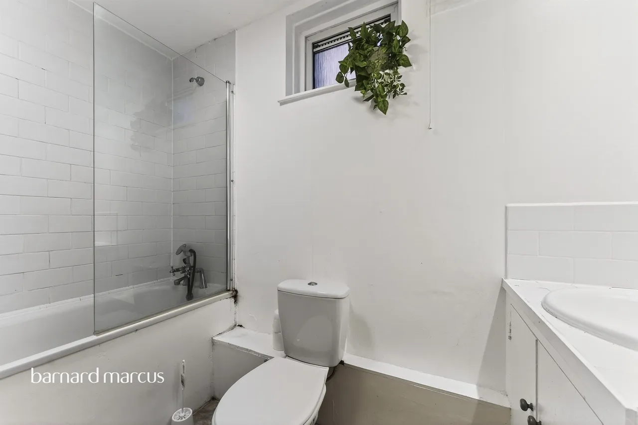 Wallis Close, London, SW11, photo 8