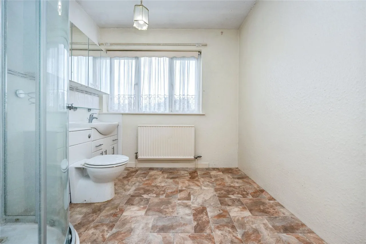 Ashcroft Road, LUTON, Bedfordshire, LU2, photo 16