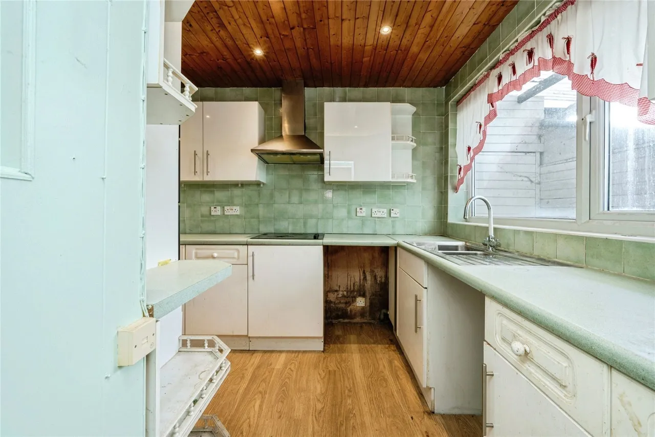 Ashcroft Road, LUTON, Bedfordshire, LU2, photo 8