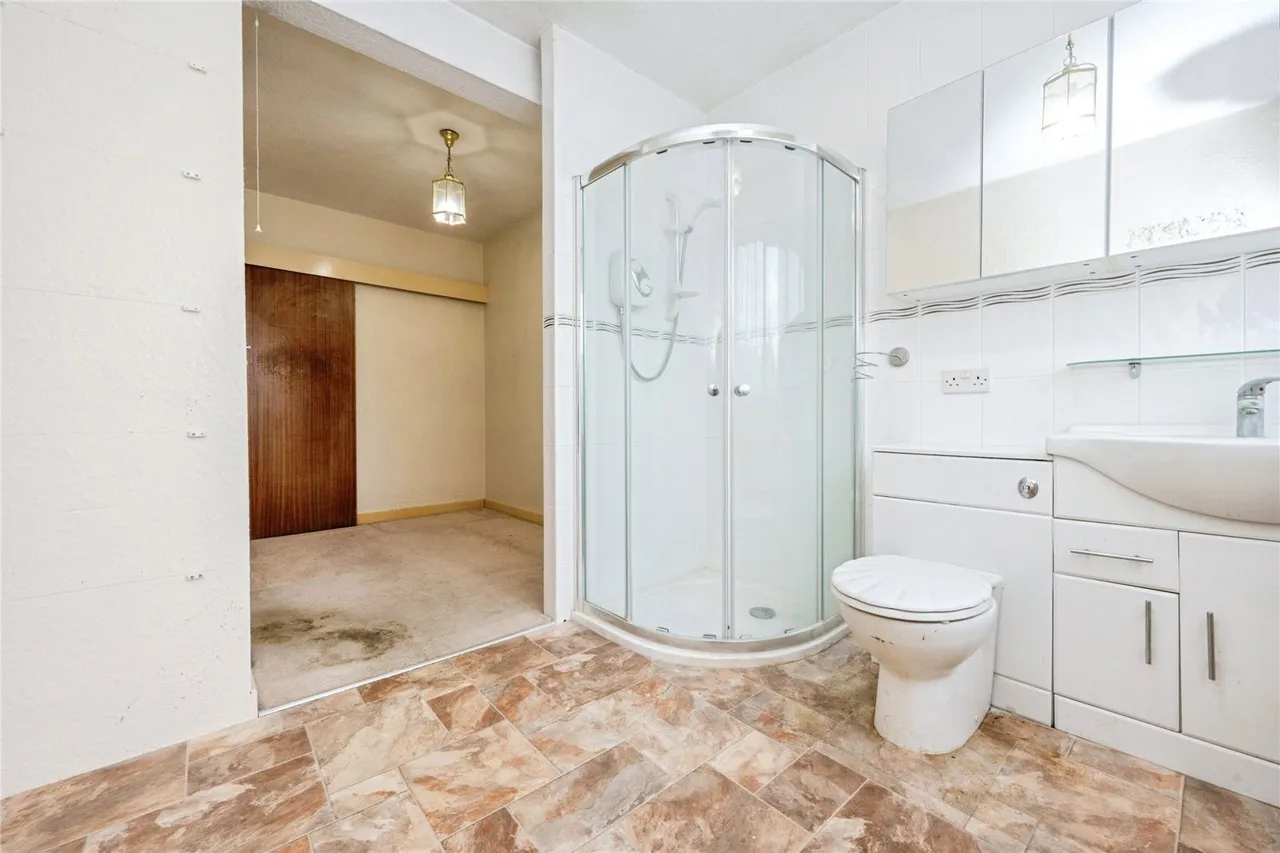 Ashcroft Road, LUTON, Bedfordshire, LU2, photo 17