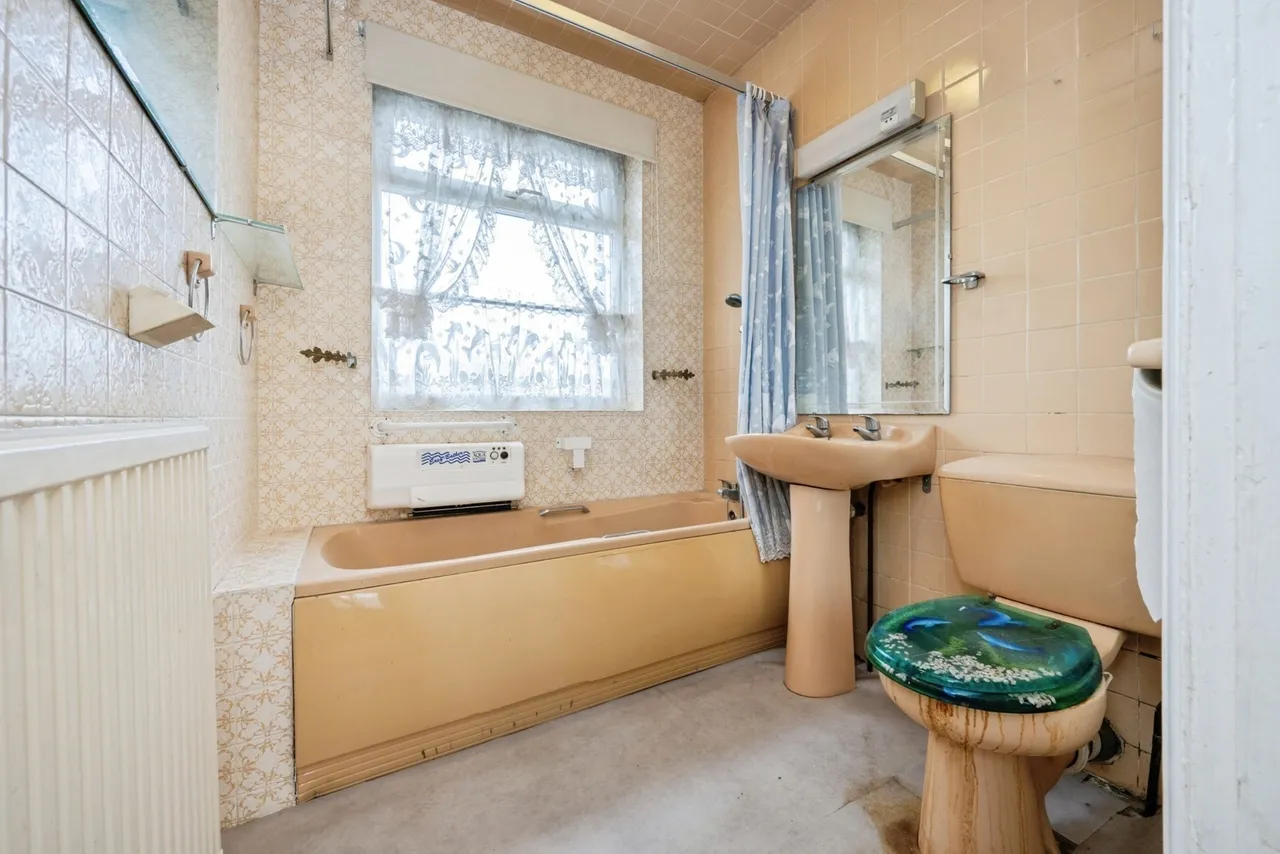 Ashcroft Road, LUTON, Bedfordshire, LU2, photo 19