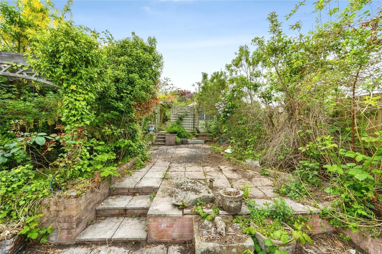 Ashcroft Road, LUTON, Bedfordshire, LU2, photo 21