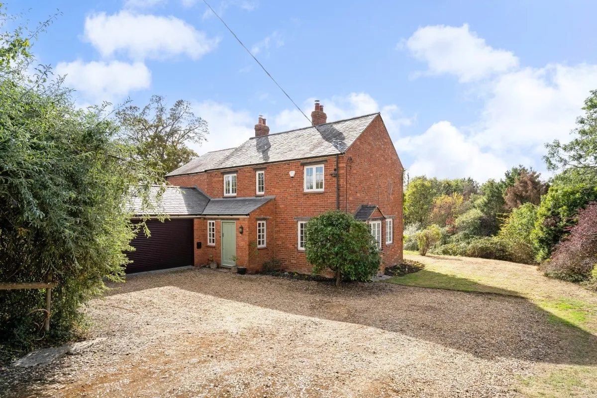 Brackley Road, Greatworth, OX17, photo 17