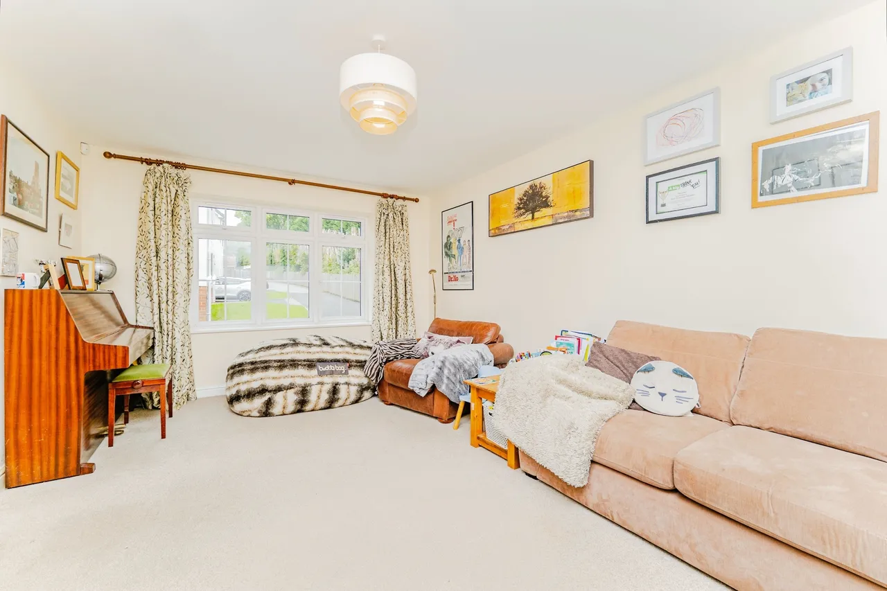 Leckwith Drive, Bridgend, photo 8