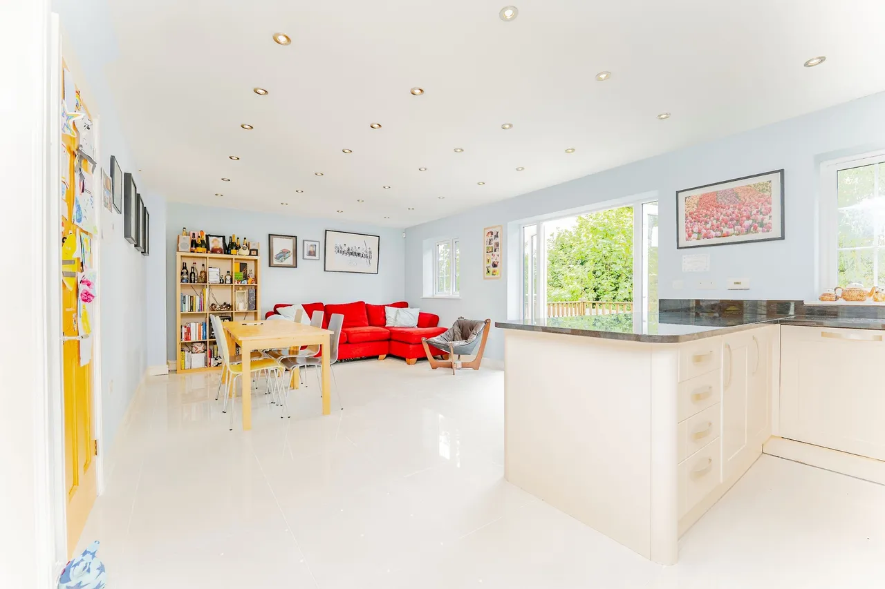 Leckwith Drive, Bridgend, photo 5
