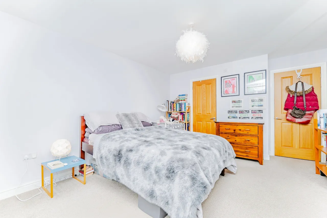 Leckwith Drive, Bridgend, photo 10