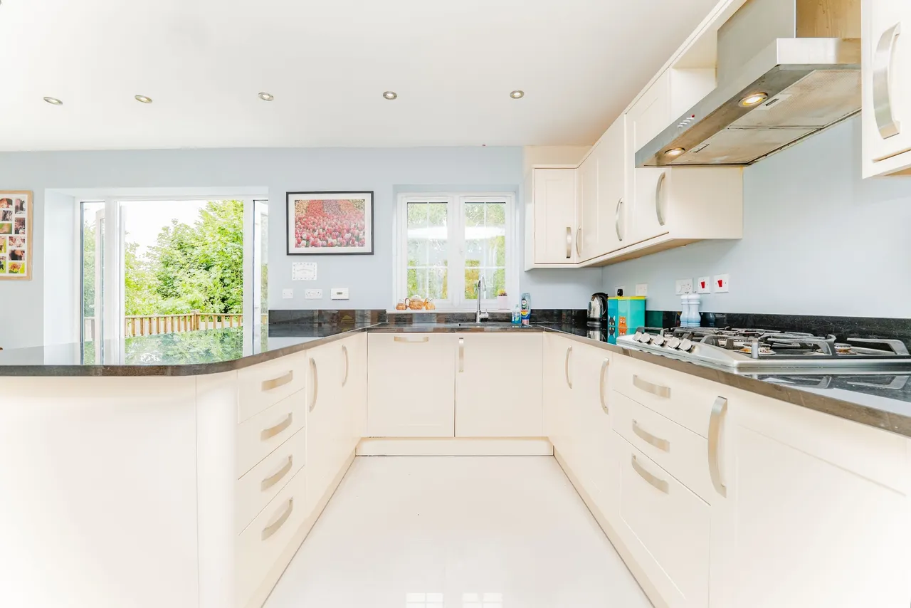 Leckwith Drive, Bridgend, photo 6