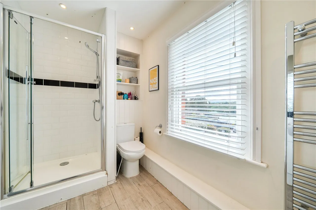Shortfield Common Road, Frensham, Farnham, Surrey, GU10, photo 4