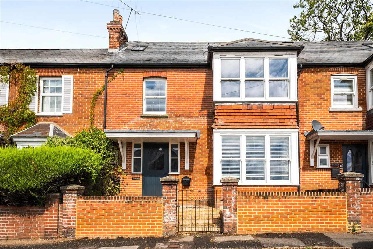 4 bed house for sale — Shortfield Common Road, Frensham, Farnham, Surrey, GU10
