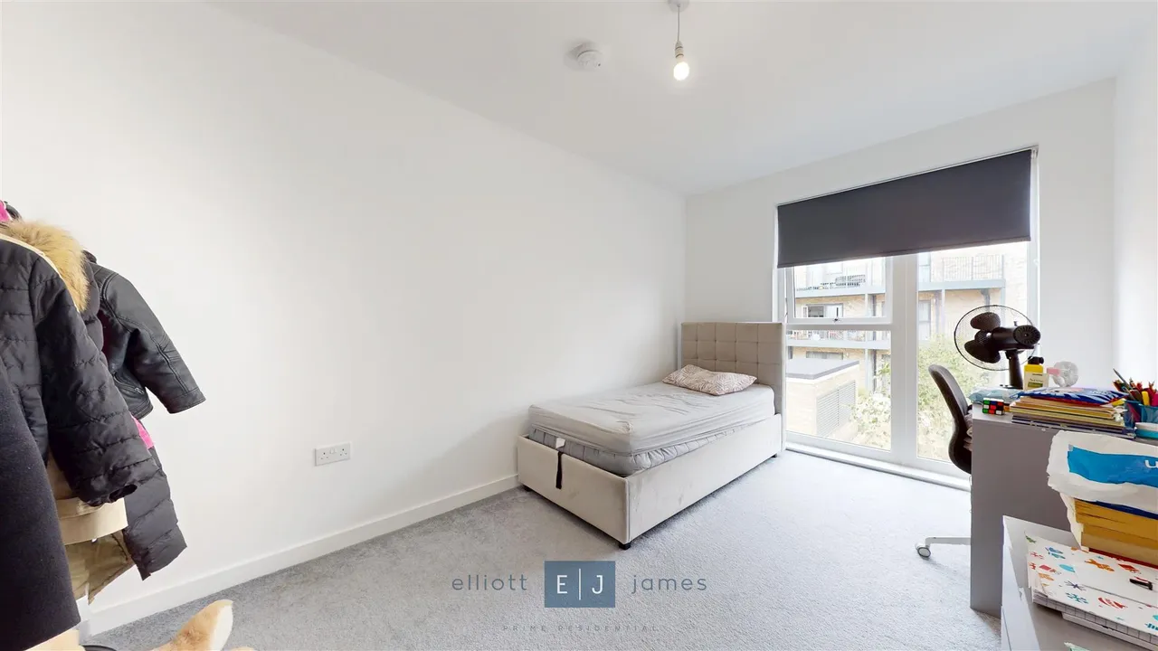 Epping Gate, Borders Lane, Loughton, photo 8
