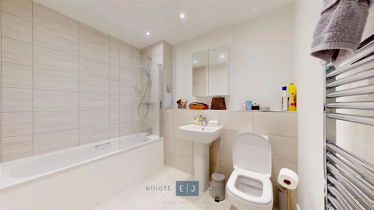 Epping Gate, Borders Lane, Loughton, photo 5