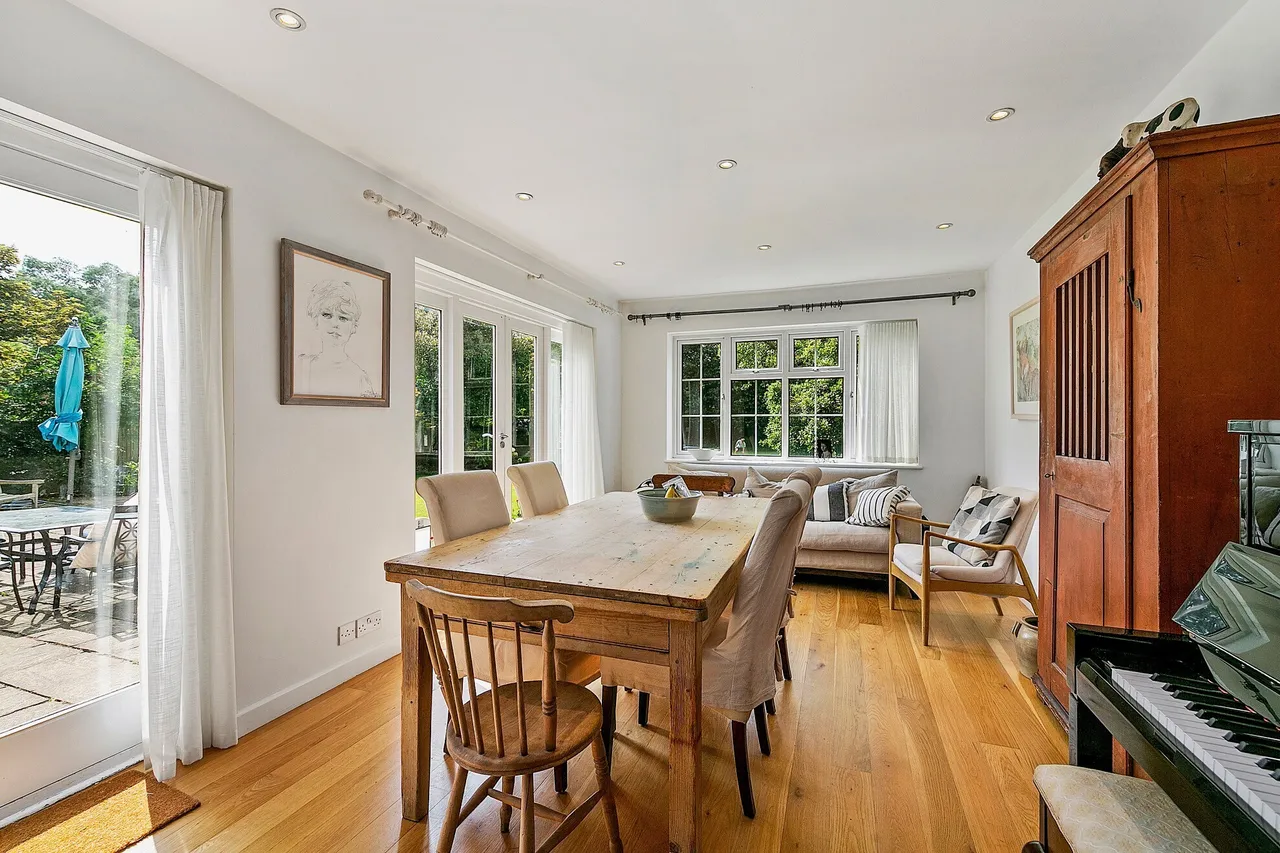 Roedean Crescent, Roehampton, London, photo 11