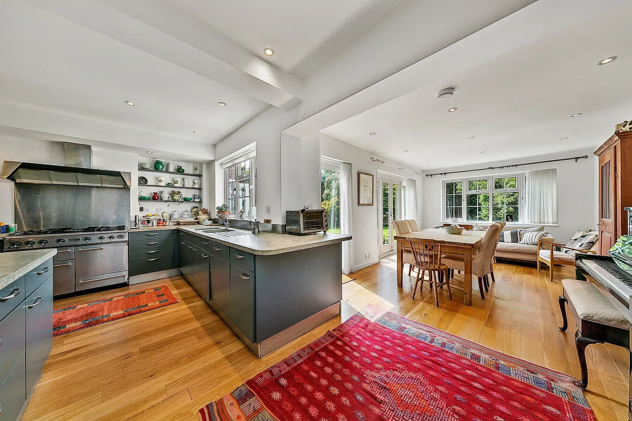 Roedean Crescent, Roehampton, London, photo 8