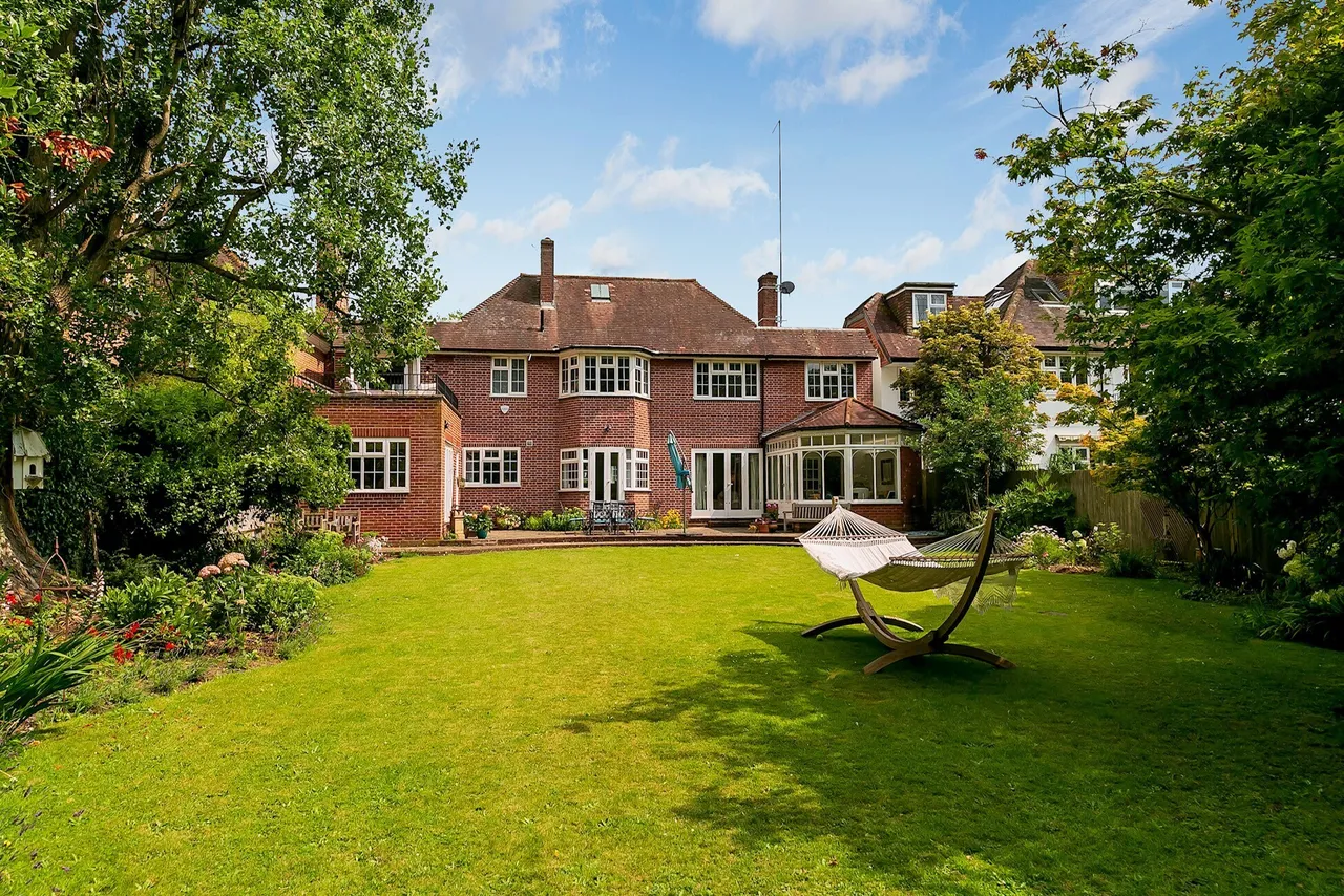 5 bed house for sale — Roedean Crescent, Roehampton, London