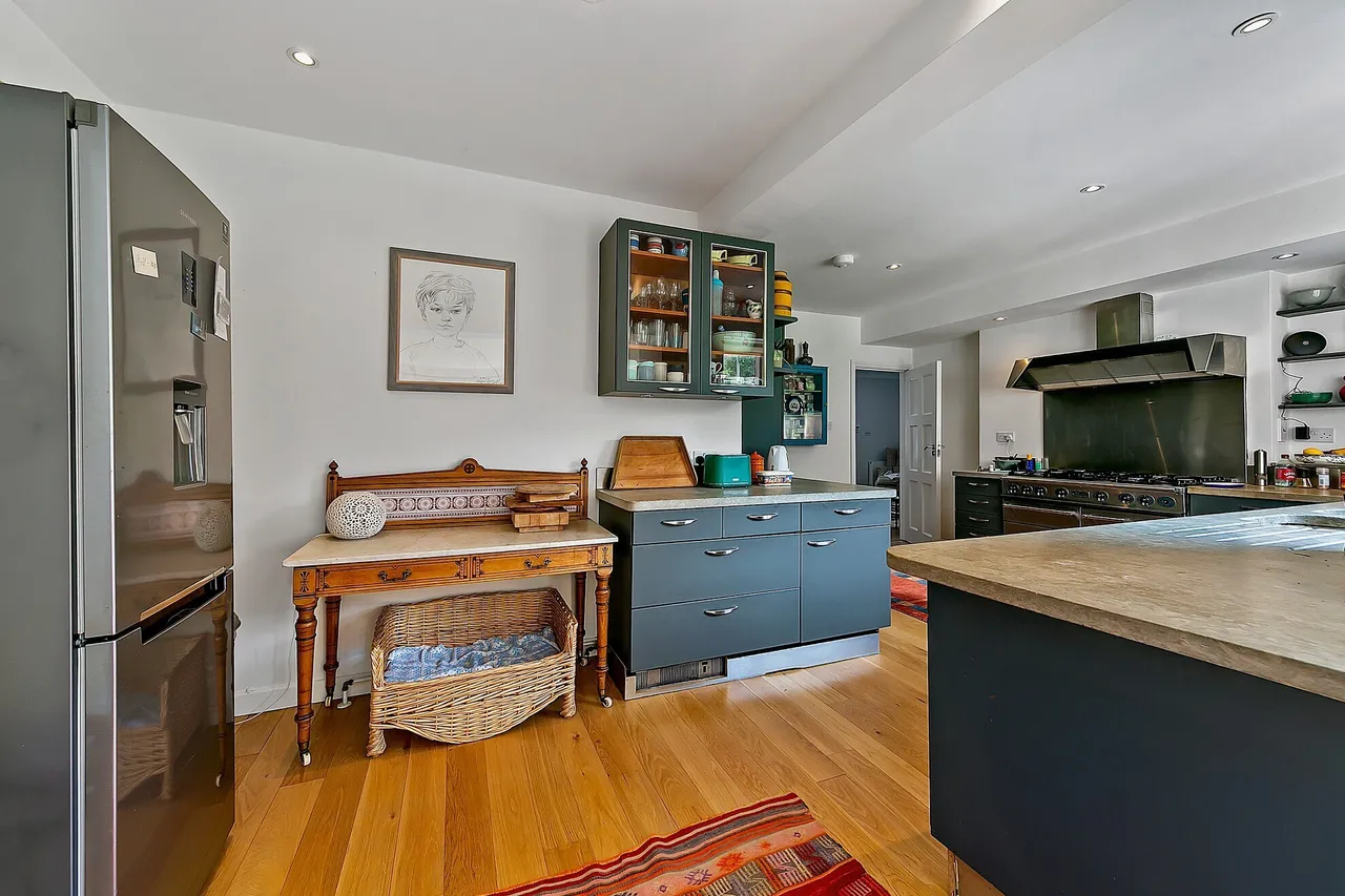 Roedean Crescent, Roehampton, London, photo 10