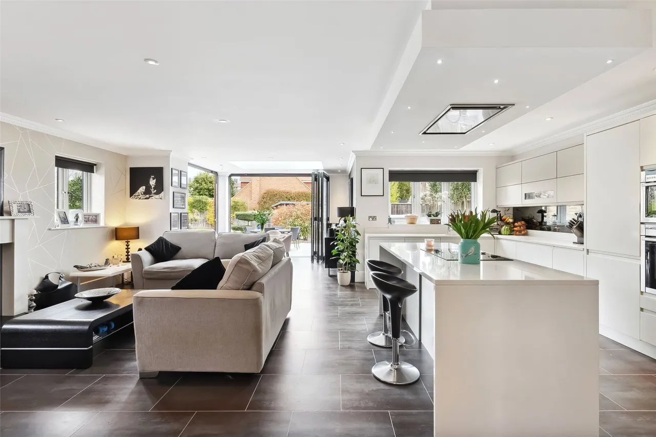 Elmsway, Ashford, TW15 2SH, photo 6