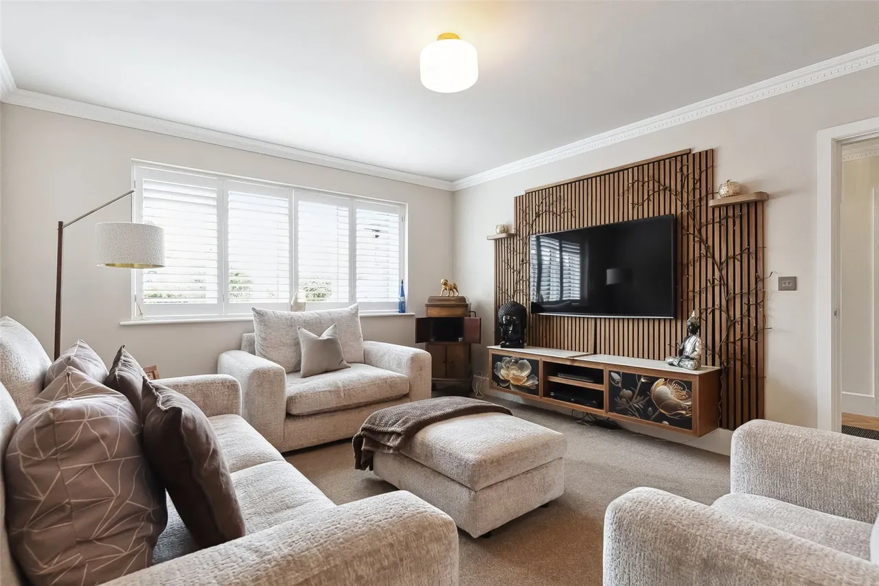 Elmsway, Ashford, TW15 2SH, photo 4