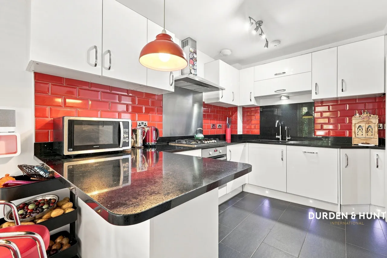Reservoir Way, Hainault, IG6, photo 7