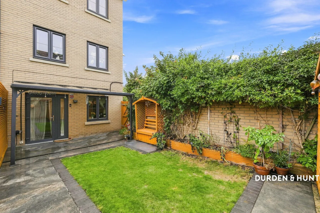 Reservoir Way, Hainault, IG6, photo 21