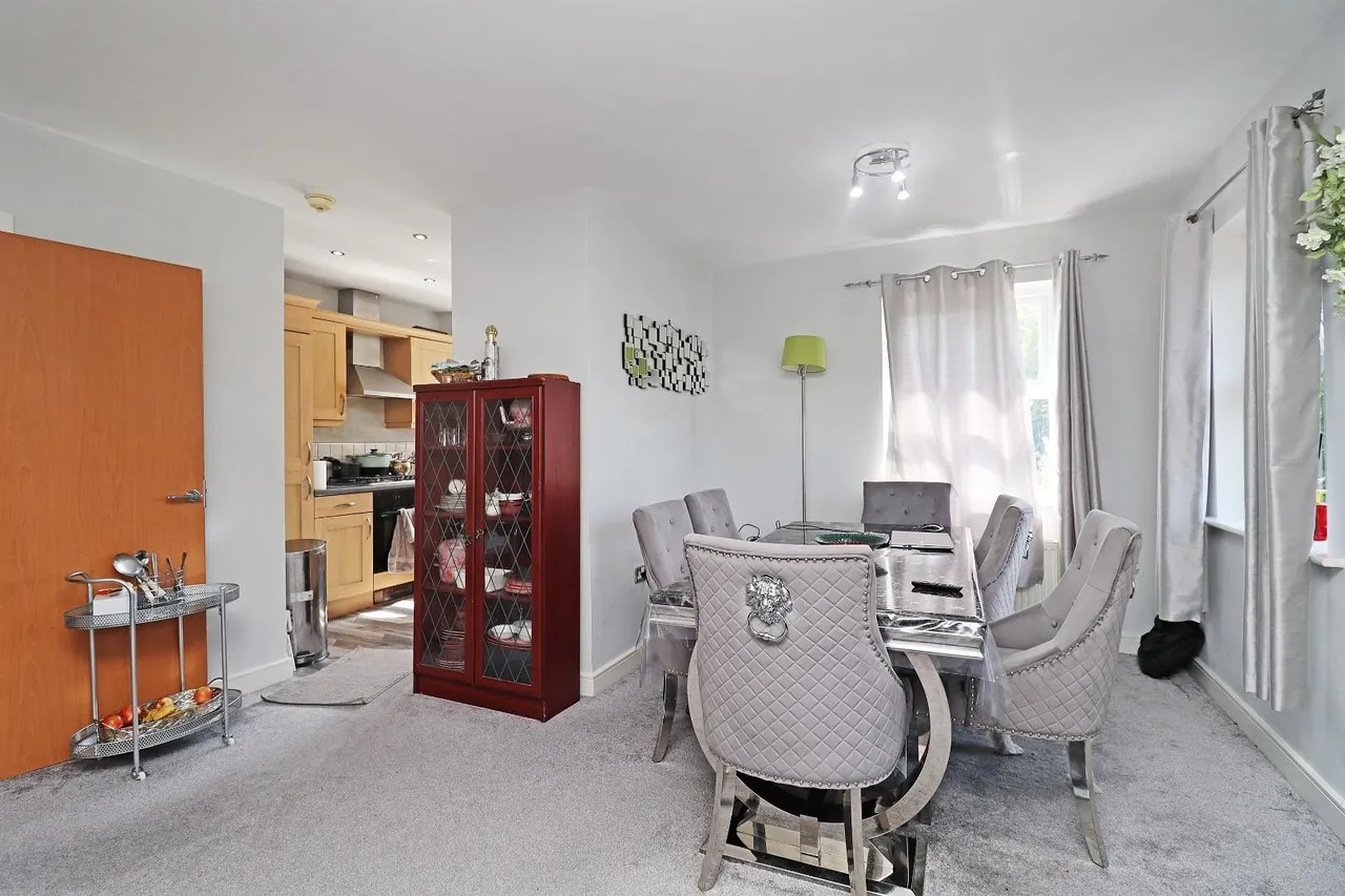 Lynton Grove, Timperley WA15 7GP, photo 16