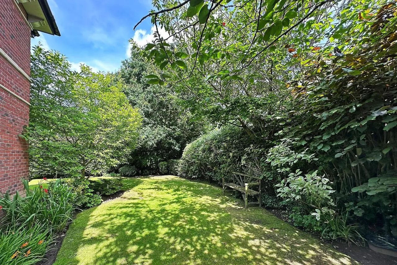 Lynton Grove, Timperley WA15 7GP, photo 13