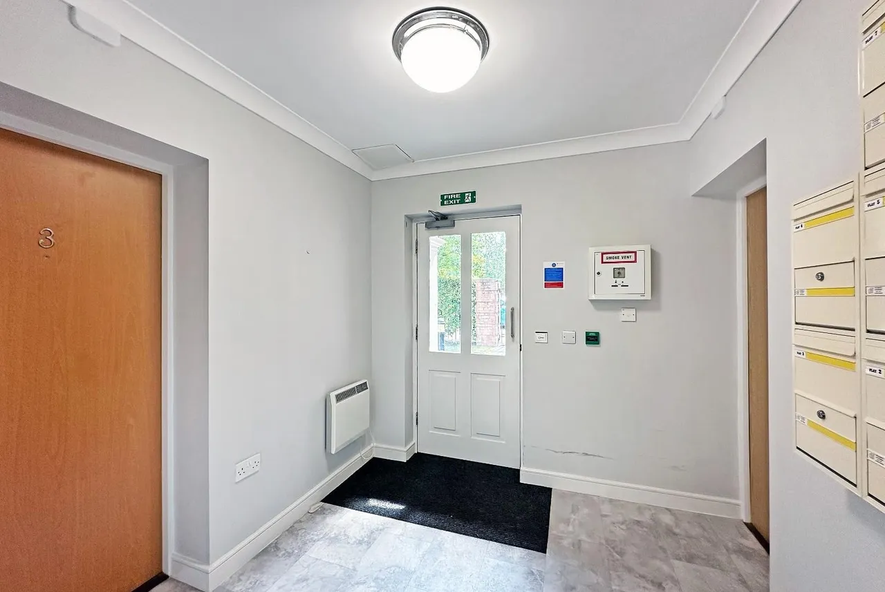 Lynton Grove, Timperley WA15 7GP, photo 23